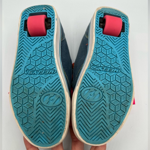 Heelys Jojo Siwa Edition Youth Skate Shoes with Wheel Size 3 Blue Ribbon Pink - Picture 6 of 8